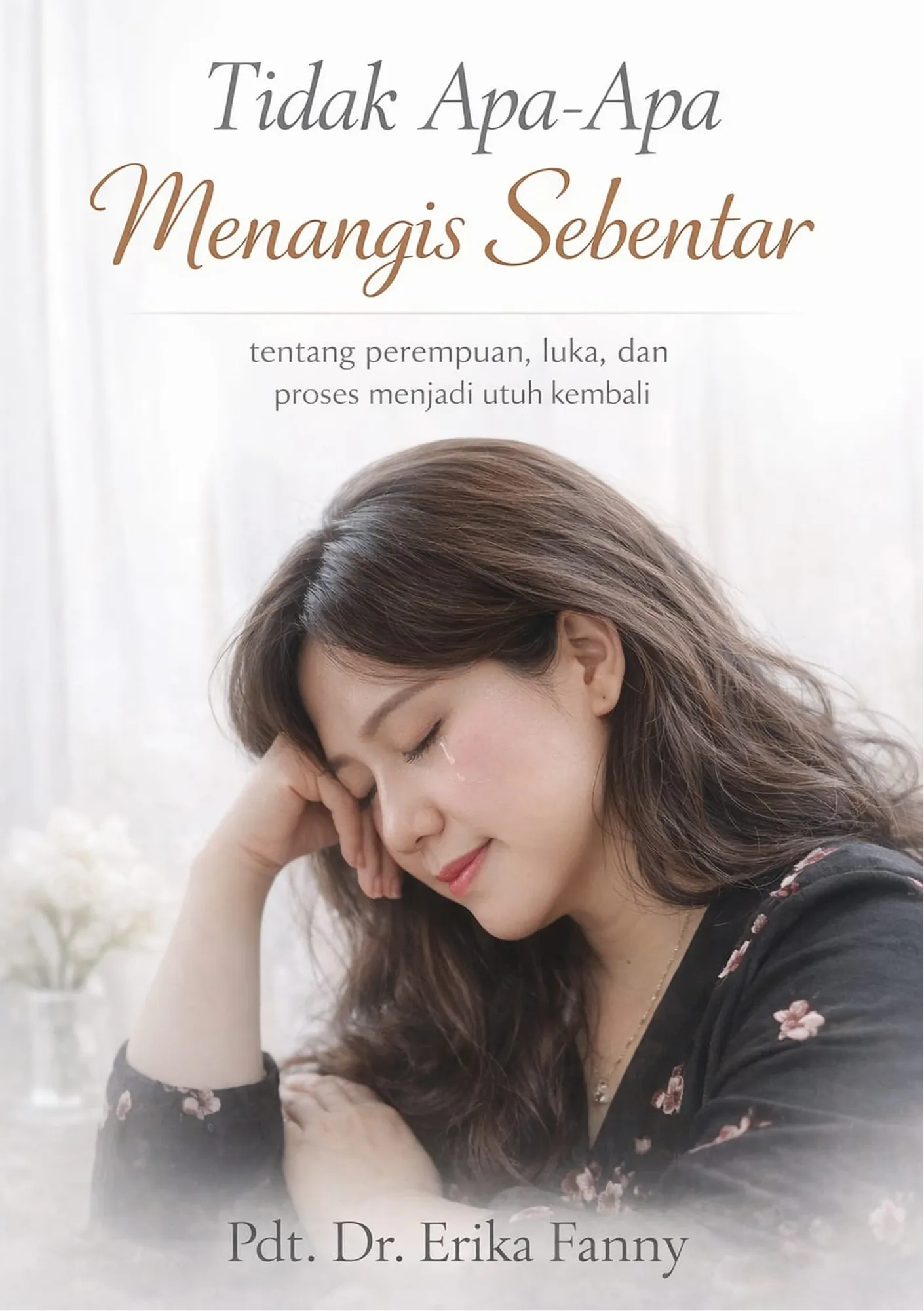 Buku ini hadir sebagai sebuah pelukan sunyi bagi setiap perempuan yang telah terlalu lama berdiri tegak demi orang lain hingga lupa cara untuk duduk dan beristirahat tanpa rasa bersalah. Melalui untaian narasi yang mendalam dan teduh, Pdt. Dr. Erika Fanny mengajak pembaca untuk merobohkan tembok kebohongan halus yang menyatakan bahwa air mata adalah tanda runtuhnya iman.